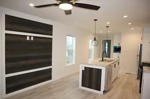 1346 Newport Ave, Attleboro, MA 02703 - Photo 4