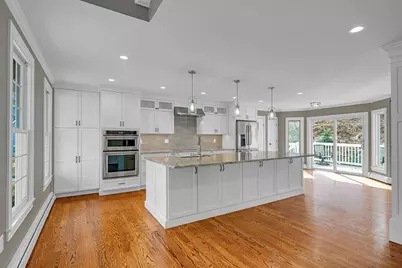 8 Jacqueline Dr, Amesbury, MA 01913 - Photo 2