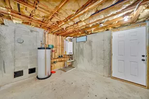 8 Jacqueline Dr, Amesbury, MA 01913 - Photo 34