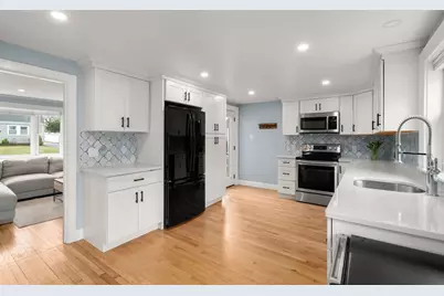 438 Mount Vernon St, Dedham, MA 02026 - Photo 6