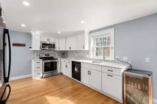 438 Mt Vernon St, Dedham, MA 02026 - Photo 4