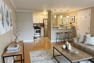 5 Hallmark Gdns, Burlington, MA 01803 - Photo 4