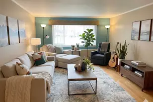 5 Hallmark Gdns, Burlington, MA 01803 - Photo 2