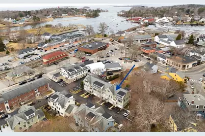 6 Summer St #D, Manchester by the Sea, MA 01944 - Photo 2
