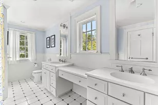 33 Hundreds Cir, Wellesley, MA 02481 - Photo 22