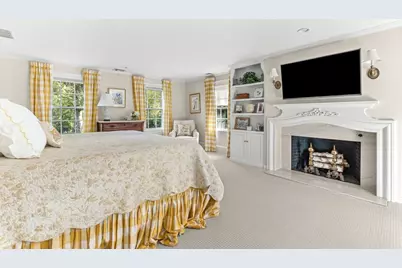 33 Hundreds Cir, Wellesley, MA 02481 - Photo 24