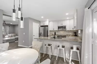 22 Apthorp St, Worcester, MA 01606 - Photo 4