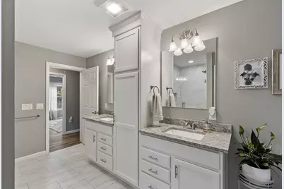 22 Apthorp St, Worcester, MA 01606 - Photo 24