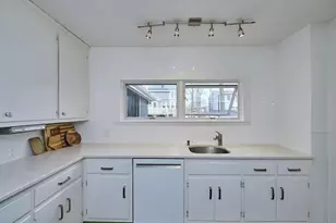 87 Bonad Rd, Brookline, MA 02467 - Photo 8