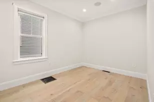 21 Peverell, Boston, MA 02125 - Photo 8