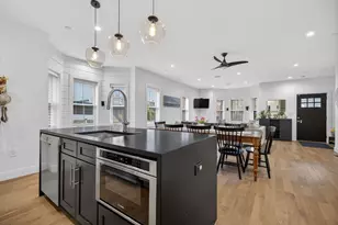 13 Quincy St, Somerville, MA 02143 - Photo 2