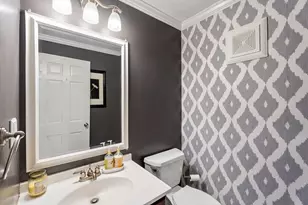 23 Pebble Pl, Malden, MA 02148 - Photo 6