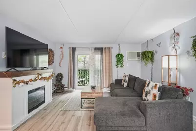 32 Maple Crest Cir #G, Holyoke, MA 01040 - Photo 4