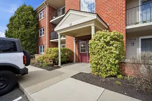 32 Maple Crest Cir, Holyoke, MA 01040 - Photo 1