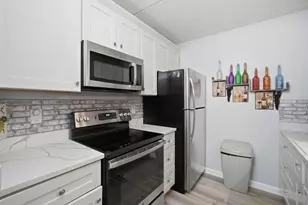 32 Maple Crest Cir, Holyoke, MA 01040 - Photo 14