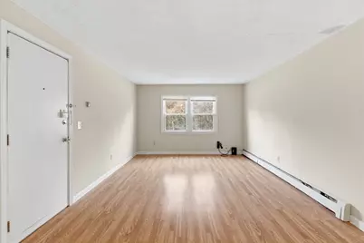 136 Tyngsboro Rd #7, Chelmsford, MA 01863 - Photo 8