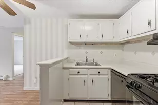 136 Tyngsboro Rd, Chelmsford, MA 01863 - Photo 4