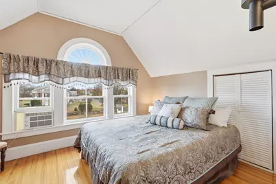 270 Maple St, Springfield, MA 01105 - Photo 36