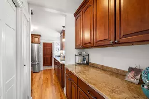 41 Governor Winthrop Rd, Somerville, MA 02145 - Photo 14