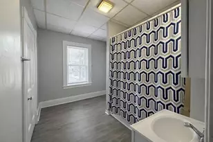 133 University Ave, Lowell, MA 01854 - Photo 8