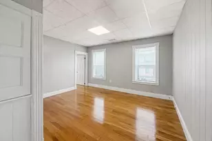 133 University Ave, Lowell, MA 01854 - Photo 6