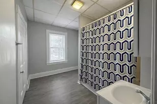 133 University Ave, Lowell, MA 01854 - Photo 8