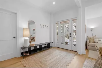 32 Columbia St #1, Brookline, MA 02446 - Photo 6