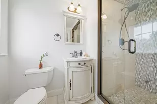 8 Stanley Dr, Framingham, MA 01701 - Photo 16