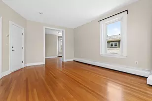 18 Centre St, Cambridge, MA 02139 - Photo 4