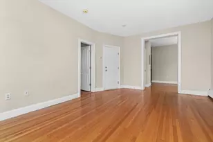 18 Centre St, Cambridge, MA 02139 - Photo 4