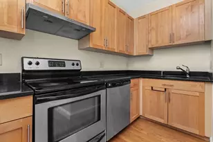 18 Centre St, Cambridge, MA 02139 - Photo 10