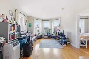 18 Centre St, Cambridge, MA 02139 - Photo 2