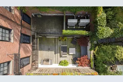 75 Hancock St, Boston, MA 02114 - Photo 26