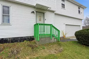 1731 S East St, Amherst, MA 01002 - Photo 4