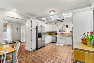 92 Greenwood St, Melrose, MA 02176 - Photo 18