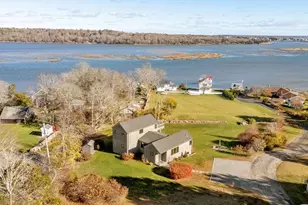 542 River Rd, Westport, MA 02790 - Photo 1