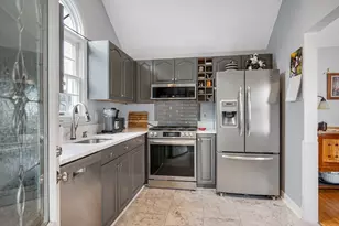 28 Stedman St, Chelmsford, MA 01824 - Photo 4