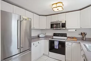 19 Brookfield Cir, Framingham, MA 01701 - Photo 16