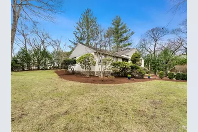 36 Kimlo Road, Wellesley, MA 02481 - Photo 2