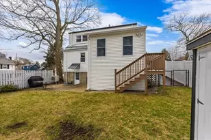 10 Earnshaw St, Boston, MA 02132 - Photo 30