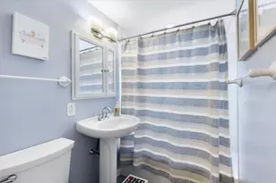 10 Earnshaw St, Boston, MA 02132 - Photo 24