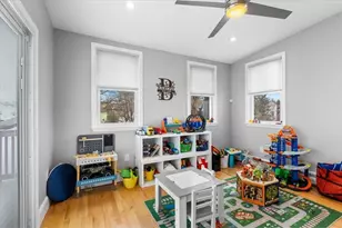 10 Earnshaw St, Boston, MA 02132 - Photo 14