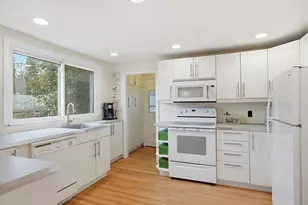 9 Pinewood Ave, Beverly, MA 01915 - Photo 10