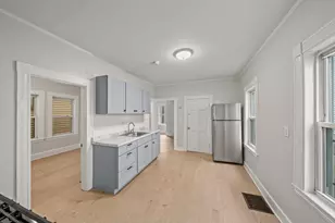 42 1/2 Cabot St, Beverly, MA 01915 - Photo 2