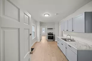 42 1/2 Cabot St, Beverly, MA 01915 - Photo 4