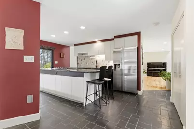 40 Lincoln Cir E, Andover, MA 01810 - Photo 4