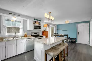 10 3rd St, Amesbury, MA 01913 - Photo 8