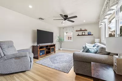 9 Chester Ave, Woburn, MA 01801 - Photo 2