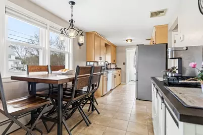 9 Chester Ave, Woburn, MA 01801 - Photo 4