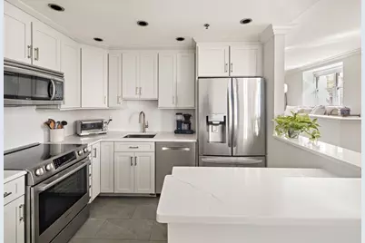 30 Monument Sq #104, Boston, MA 02129 - Photo 4